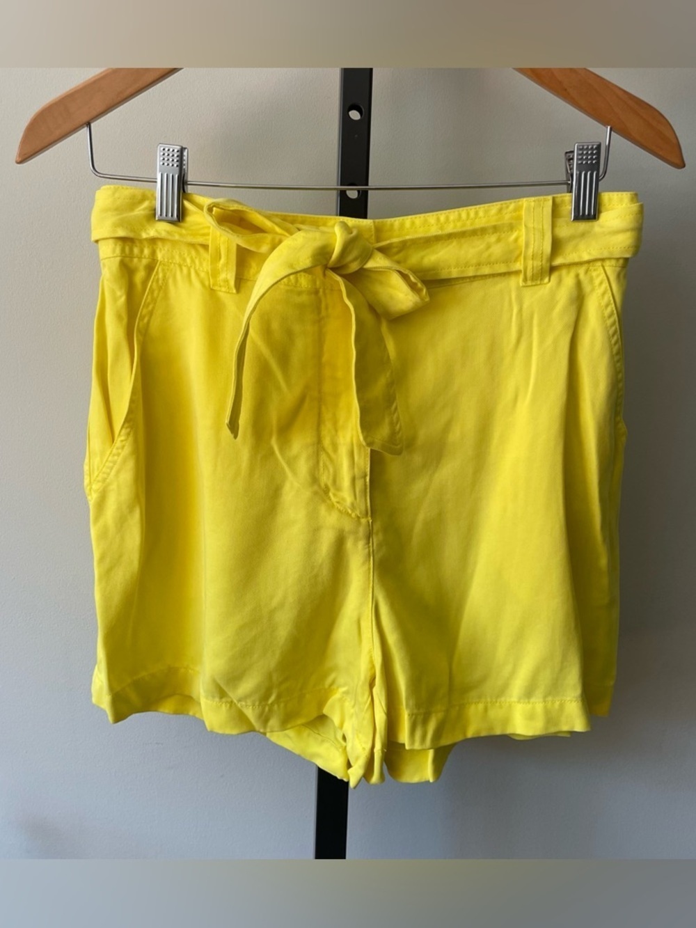 NEW Wilfred Free Paperbag Shorts High Rise Belted Highlighter Yellow
